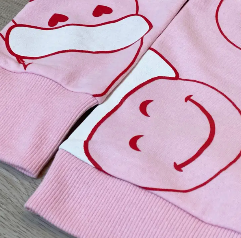 Smiley w/Santa Hat Sweatshirt | Medium