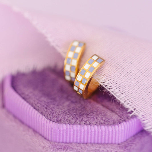 Periwinkle Checkered Huggies
