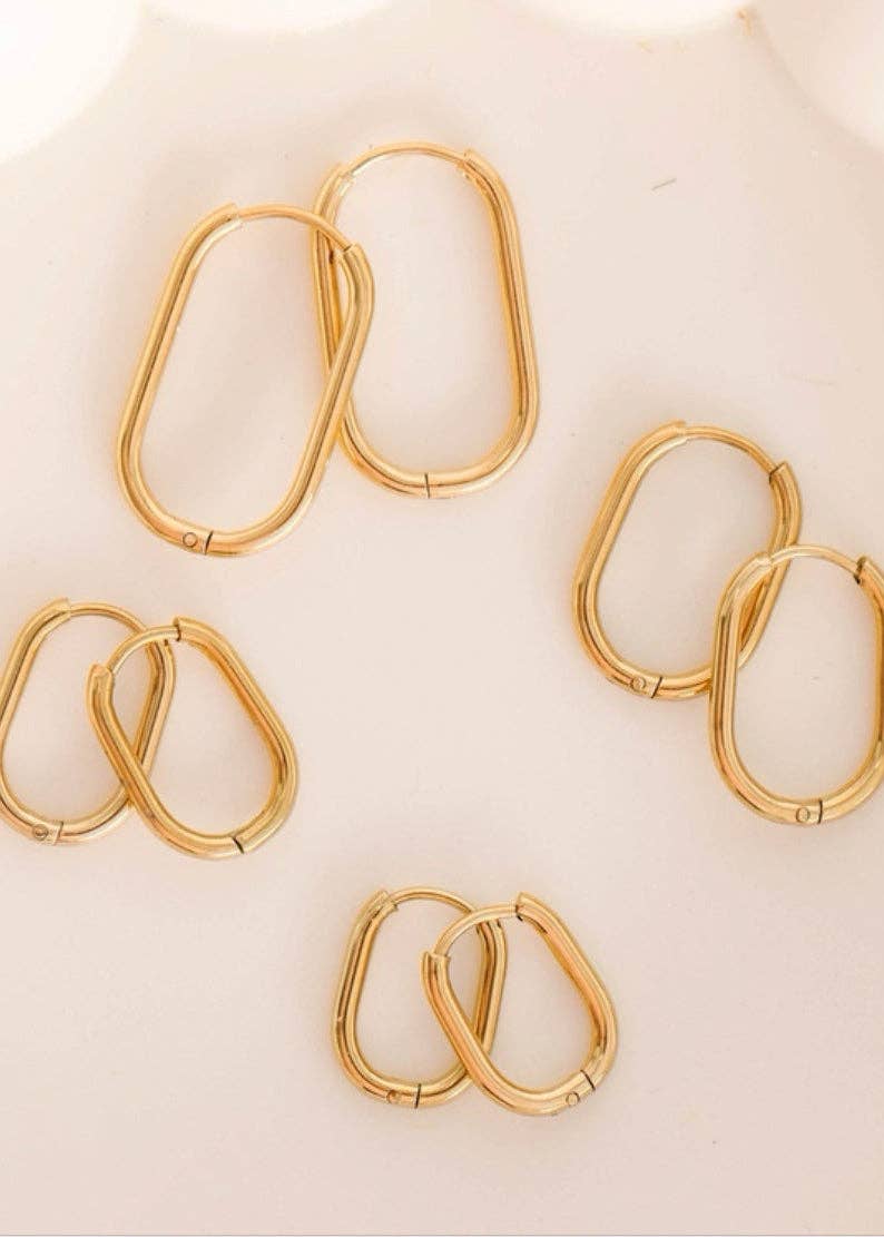 Rectangle Gold Huggies: 14mm