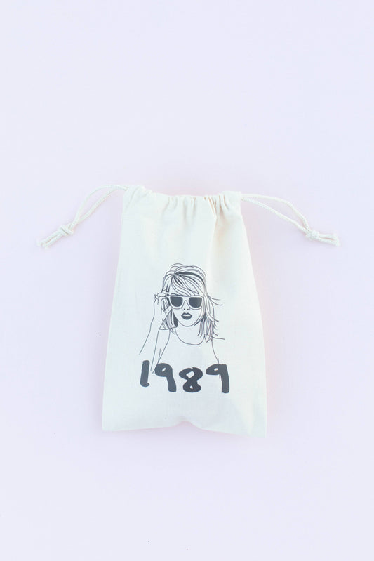 1989 Drawstring Pouch