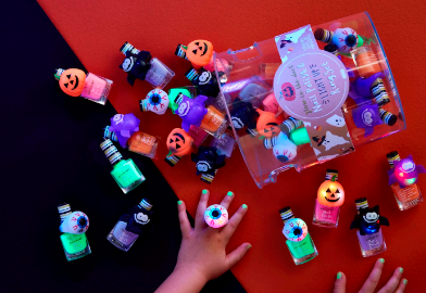 Glow in the Dark Nail Polish & Ring Set