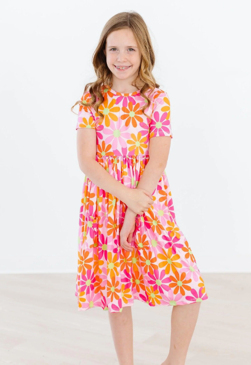 Retro Daisies Short Sleeve Pocket Twirl Dress